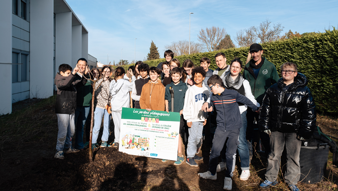 20250115 - Plantation arbres collège Tournefeuille groupe - Adrien Nowak-50.png